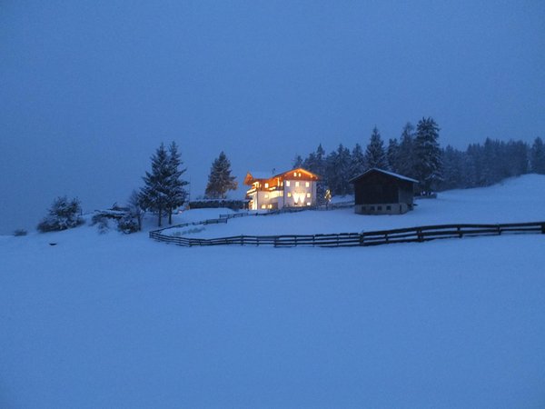 Foto esterno in inverno Jausenstation Moar