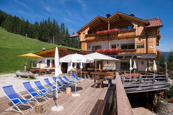 Foto Außenansicht La Para - restaurant & rooms