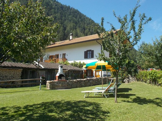 Foto Außenansicht Ferienwohnungen Dossi Laura