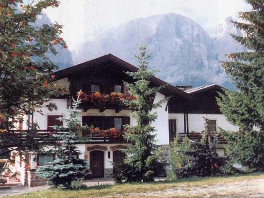 Foto Außenansicht Residence Villa Pinter