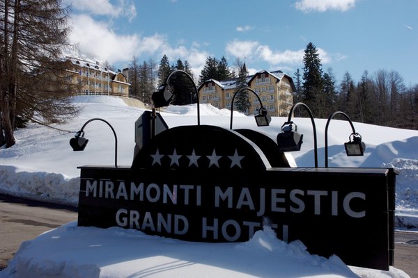 Foto Außenansicht im Winter Miramonti Majestic Grand Hotel