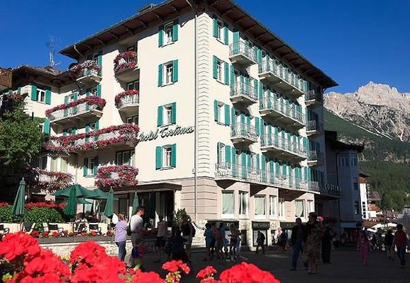 Foto esterno Hotel Cortina