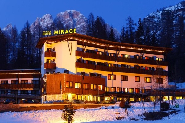 Foto esterno Hotel Mirage