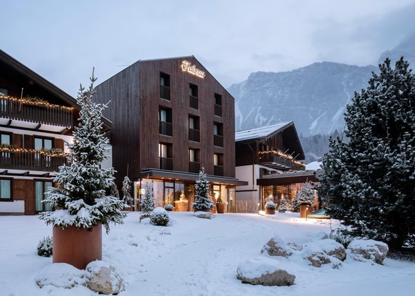 Foto invernale di presentazione Hotel Faloria Mountain Spa Resort