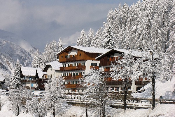Foto Außenansicht Hotel Des Alpes