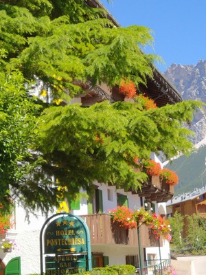 Foto Außenansicht Hotel Pontechiesa