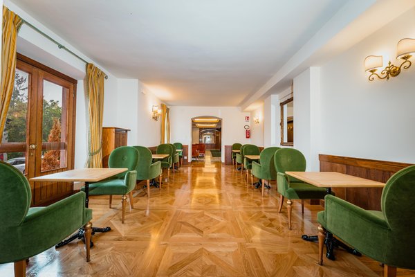 Foto von der Bar Hotel Serena Cortina