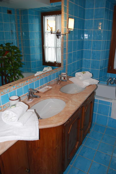 Foto del bagno Bed & Breakfast Oltres