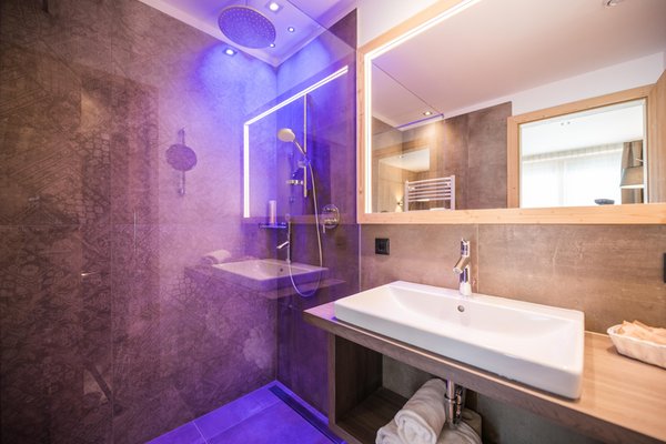 Foto del bagno Helmhotel
