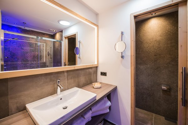 Foto del bagno Helmhotel