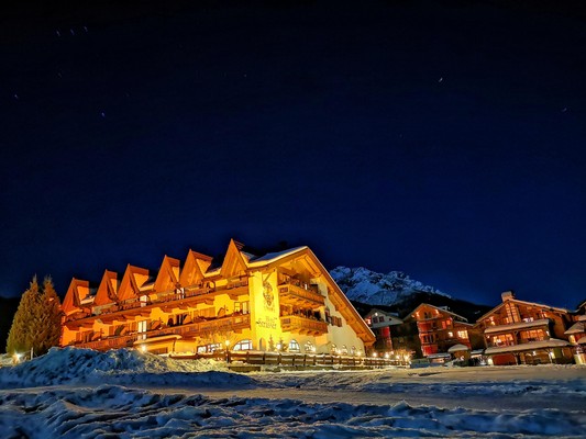 Foto Außenansicht Hotel Andermax