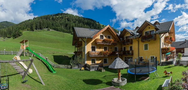 Foto esterno in estate Tolderhof