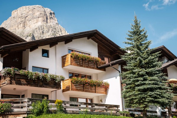 Foto Außenansicht Bed & Breakfast Ciasa Iris