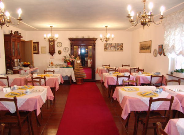 The breakfast B&B (Garni)-Hotel Letizia