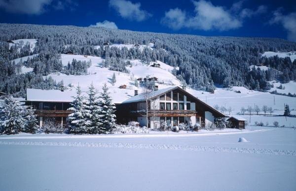 Foto invernale di presentazione Emmy - Residence 3 stelle