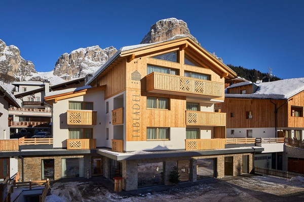 Foto Außenansicht Hotel Tabladel