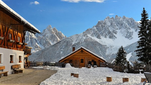 Foto esterno in inverno Agriturismo Glinzhof