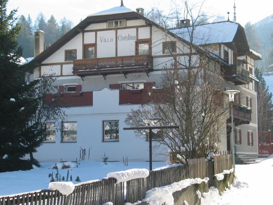Foto Außenansicht Ferienwohnungen Villa Christina