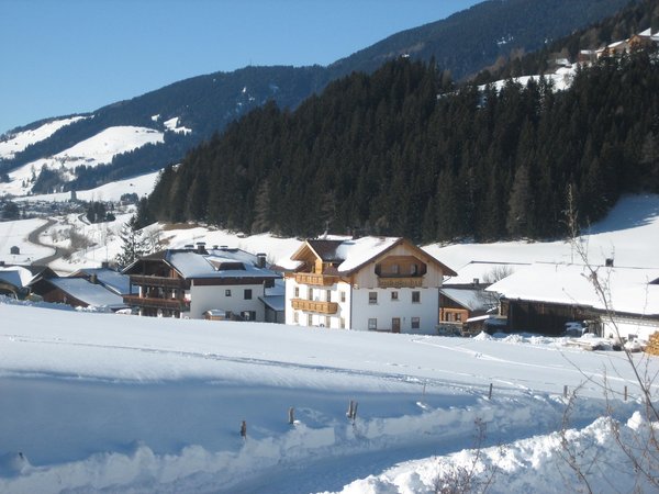 Foto esterno in inverno Mangerhof