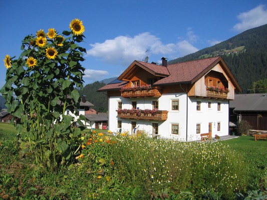 Photo exteriors Farmhouse apartments Mangerhof