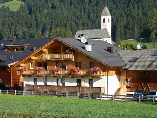 Photo exteriors Farmhouse B&B + Apartments Gröberhof