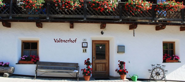 Photo exteriors Farmhouse apartments Valtnerhof