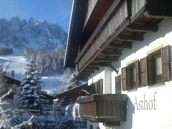 Foto invernale di presentazione Appartamenti in agriturismo Asthof