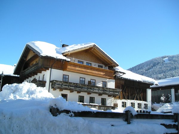Winter presentation photo Gallerhof Erika - Farmhouse apartments 3 flowers