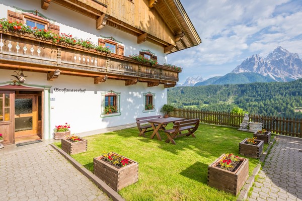 Photo exteriors Farmhouse apartments Großmarerhof