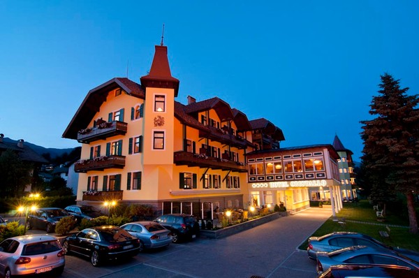 Foto esterno Hotel Cristallo