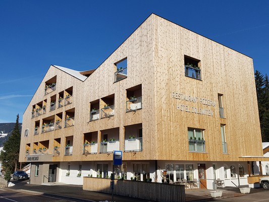 Photo exteriors Hotel Dolomiten