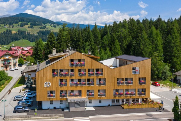 Foto esterno Hotel Dolomiten
