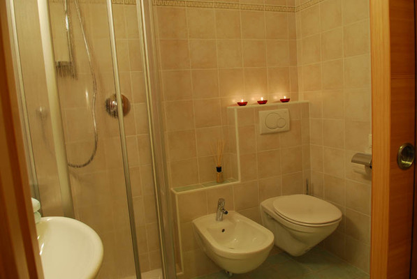 Foto del bagno Garni (B&B) + Appartamenti Sunnseit'n