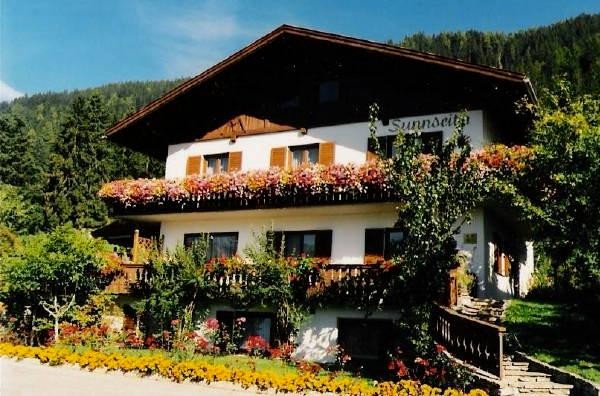 Photo exteriors Garni (B&B) + Apartments Sunnseit'n