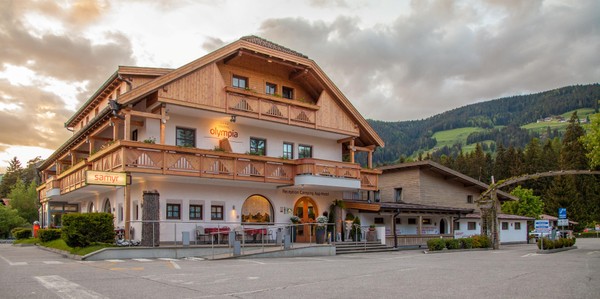Foto esterno Aparthotel Olympia