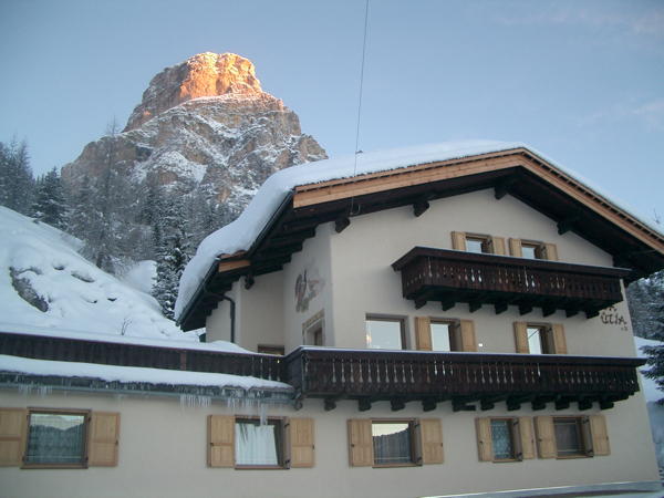 Photo exteriors in winter La Ütia