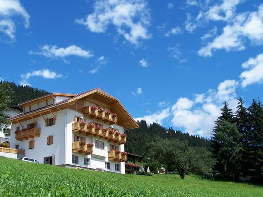 Foto Außenansicht Zimmer + Ferienwohnungen Waldmeisterhof