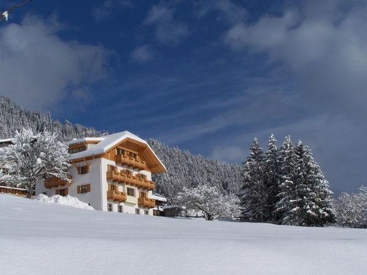 Photo exteriors Rooms + Apartments Waldmeisterhof