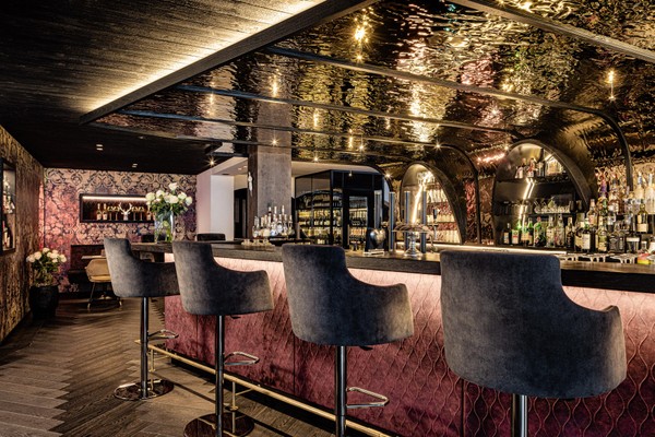 Foto von der Bar Alpin Garden Gourmet Stube