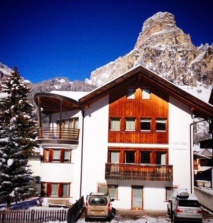 Foto esterno in inverno Villa Alpi