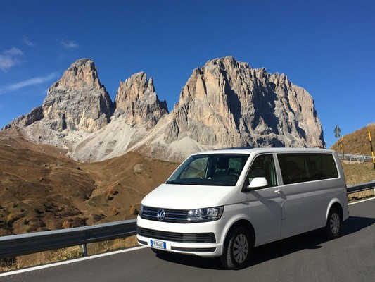 Taxi e bus Viaggi Valfassa com.xlbit.lib.trad.TradUnlocalized@15d0a90b