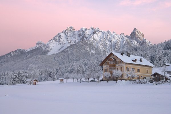 Foto invernale di presentazione B&B + Appartamenti in agriturismo Villa Waldruhe