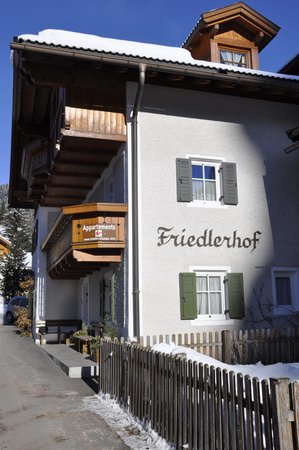 Foto esterno in inverno Friedlerhof