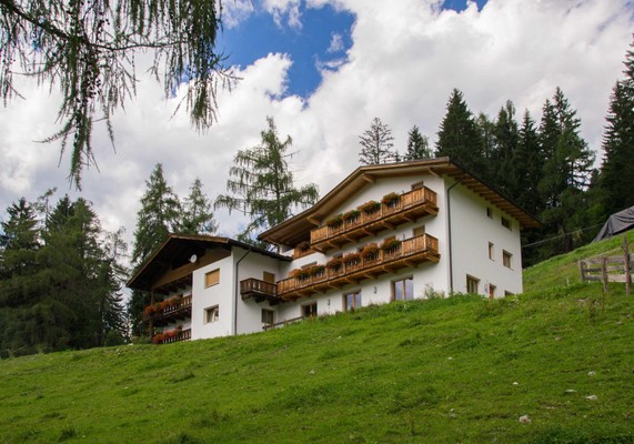 Foto esterno Appartamenti in agriturismo Isidorhof