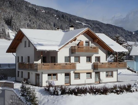 Foto Außenansicht Ferienwohnungen Rienznerhof