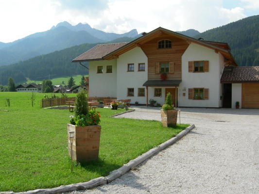 Foto Außenansicht Ferienwohnungen auf dem Bauernhof Stifterhof