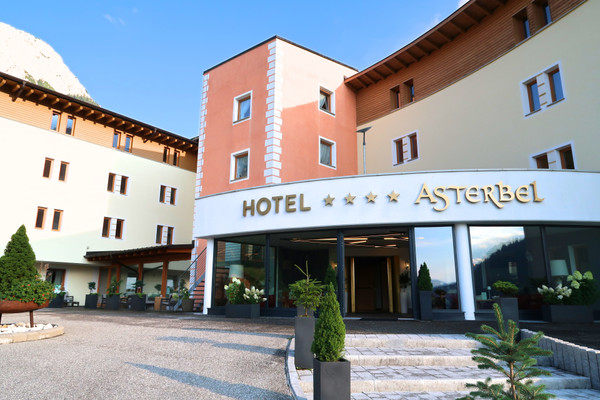 Foto Außenansicht Hotel Asterbel - Mountain Refugium & Spa