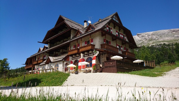 Photo exteriors Hotel Mountain Refugium Hohe Gaisl