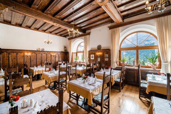 The restaurant Braies / Prags Mountain Refugium Hohe Gaisl