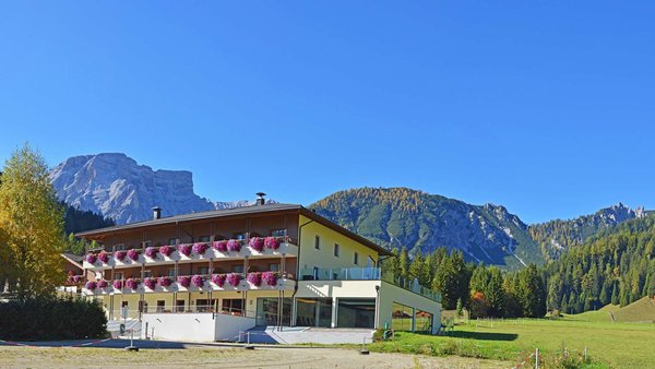 Foto esterno in estate Trenker
